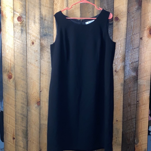 Jones Studio Dresses & Skirts - Gorgeous black dress